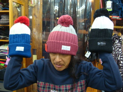 DL004005 Block Pom Knit