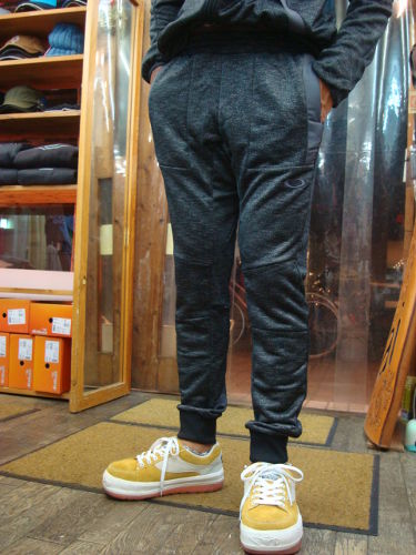 CIRCULAR TECHNICAL FLEECE LONG PANT 4.8 422012JP（カラー：JET BLACK 01K）
