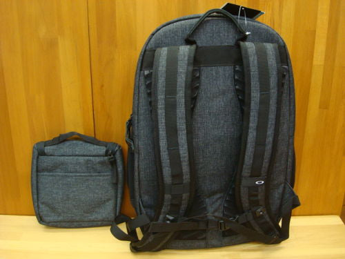 VOYAGE 22L BACKPACK 92969（カラー：BLACKOUT 02E）