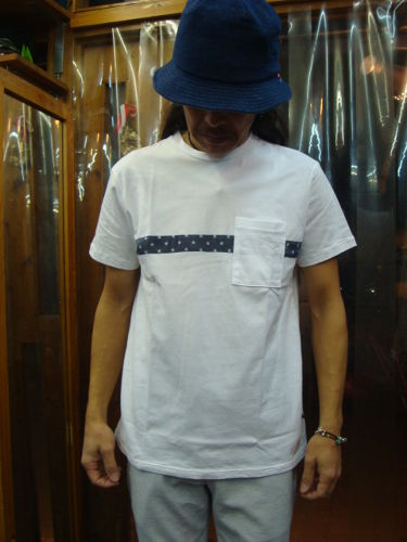 ★プリント生地切替デザイン ポケット S/S TEE 117-265（カラー：WHITE）サイズ：M（日本サイズ）