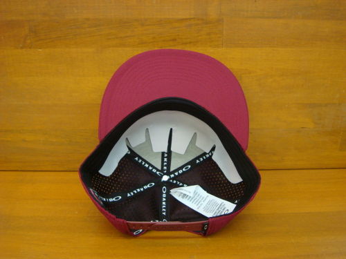 OAKLEY PERF HAT 911702（カラー：EMBER 42K）