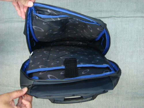 ESSENTIAL-S DAYPACK 921139JP（カラー：BLACKOUT 02E）