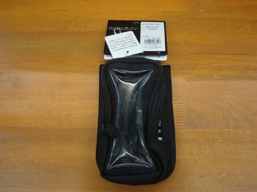 ESSENTIAL FOLD POUCH 921151JP（カラー：BLACKOUT 02E）