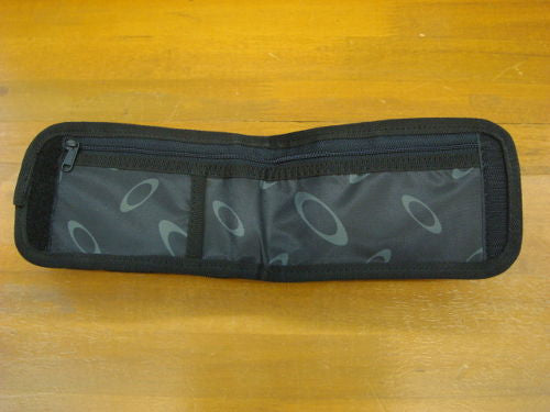 ESSENTIAL FOLD POUCH 921151JP（カラー：BLACKOUT 02E）