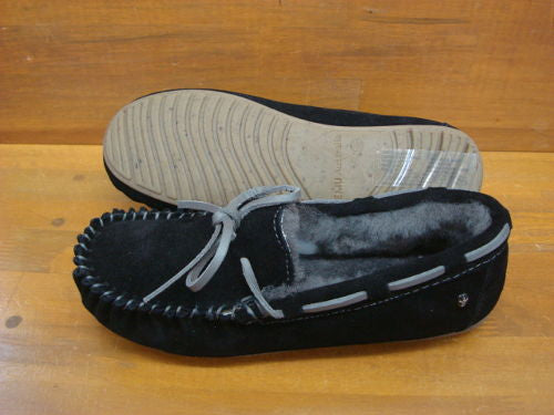 Amity（カラー：Black/Charcoal）