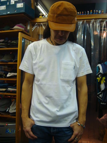 紫外線プリント ポケット S/S TEE 118-281（カラー：WHITE/BLUE）