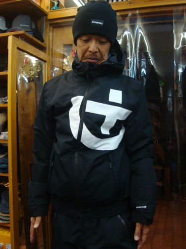 BEAVER CREEK（カラー：19-3911 DEEP BLACK）