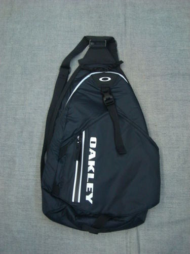 COMMUTER HELMET UTILUTY BAG 921512（カラー：BLACKOUT 02E）