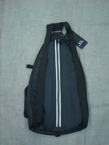COMMUTER HELMET UTILUTY BAG 921512（カラー：BLACKOUT 02E）