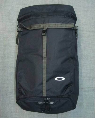 ESSENTIAL BOX PACK L 4.0 FOS900232（カラー：BLACKOUT 02E）