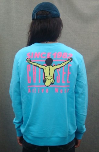 MEN SWEAT SHIRT 00015802（カラー：15-4720 RIVER BLUE）・・実物はもう少しトーン低い綺麗なブルーです！
