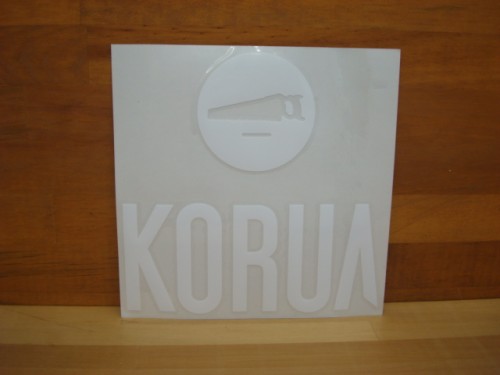 KORUA SHAPES SNOWBOARD（コルアシェイプススノーボード）Sticker KORUA CI LOGO 20cm　カラー：WHITE
