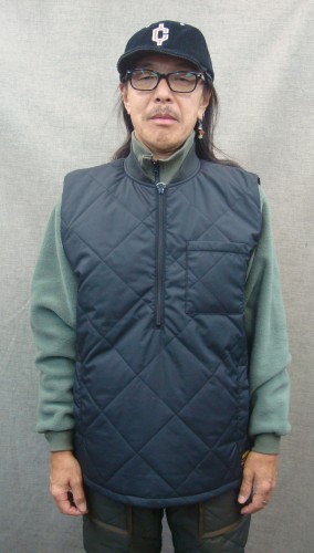 中綿リバーシブルベスト 425-069（カラー：BLACK/BROWN）