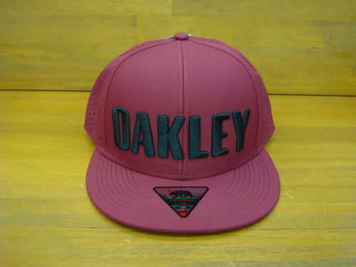 OAKLEY PERF HAT 911702（カラー：EMBER 42K）