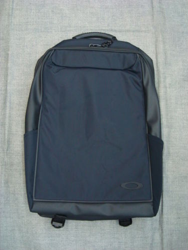 ESSENTIAL-S DAYPACK 921139JP（カラー：BLACKOUT 02E）